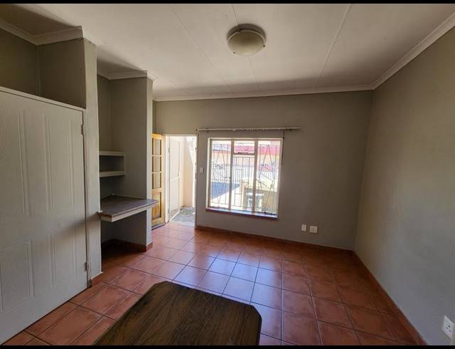 0 BEDROOM PROPERTY TO RENT IN DIE BULT